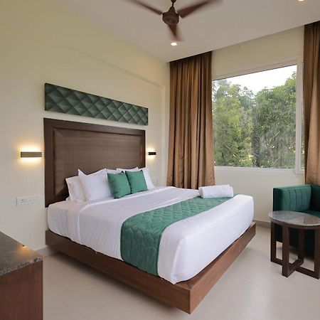 Hotel Aavudai Grand Aralvaimozhi Luaran gambar
