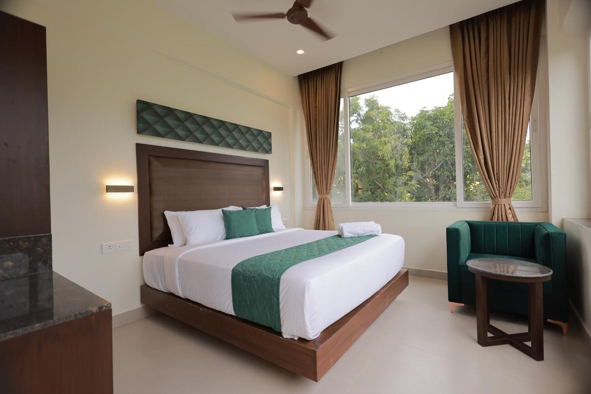Hotel Aavudai Grand Aralvaimozhi Luaran gambar